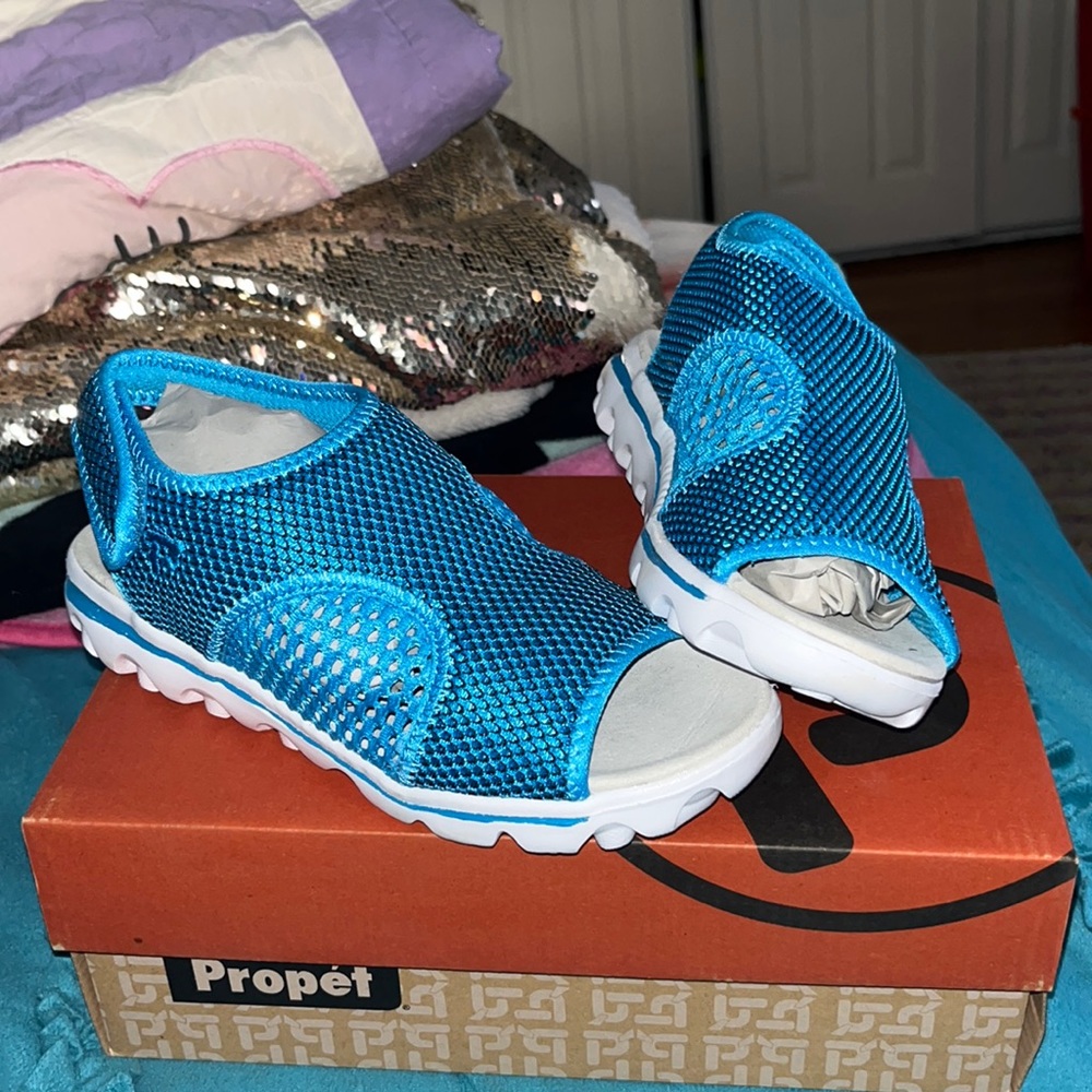 Propét travel sandals 🩴